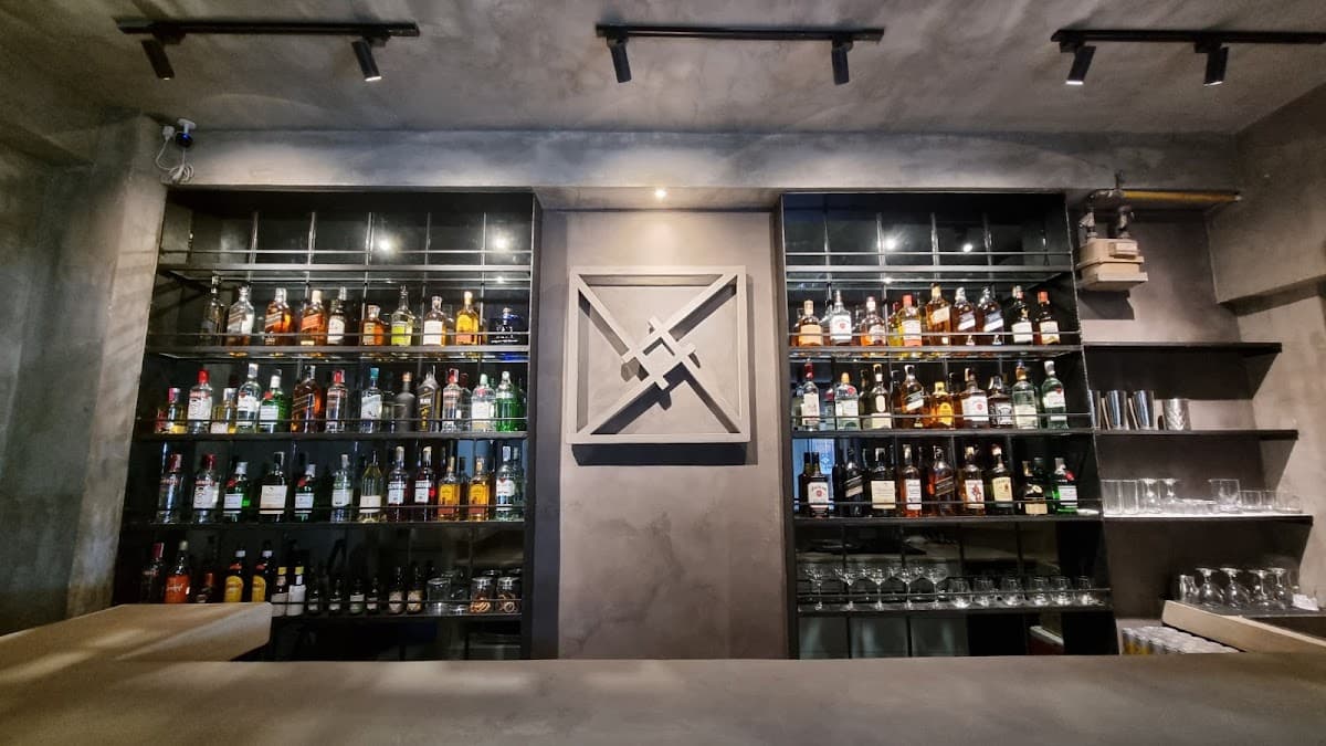 Bar by East