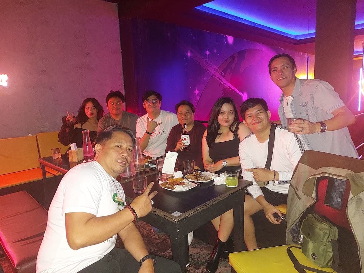 Ellipsis Cocktail Lounge