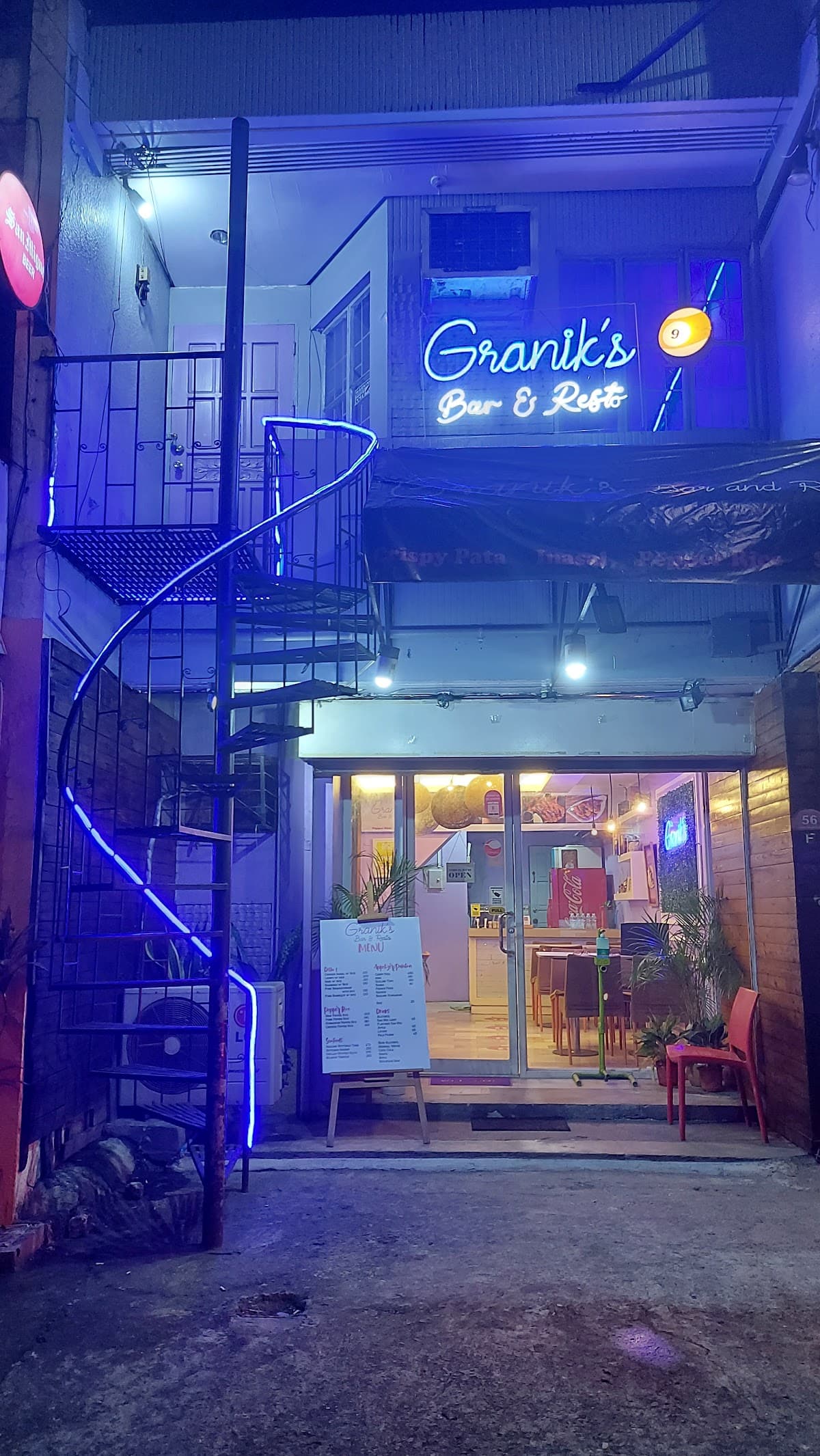 Granik's Bar & Resto