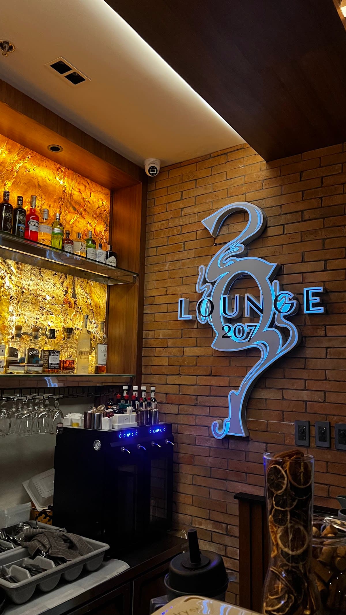 Lounge 207