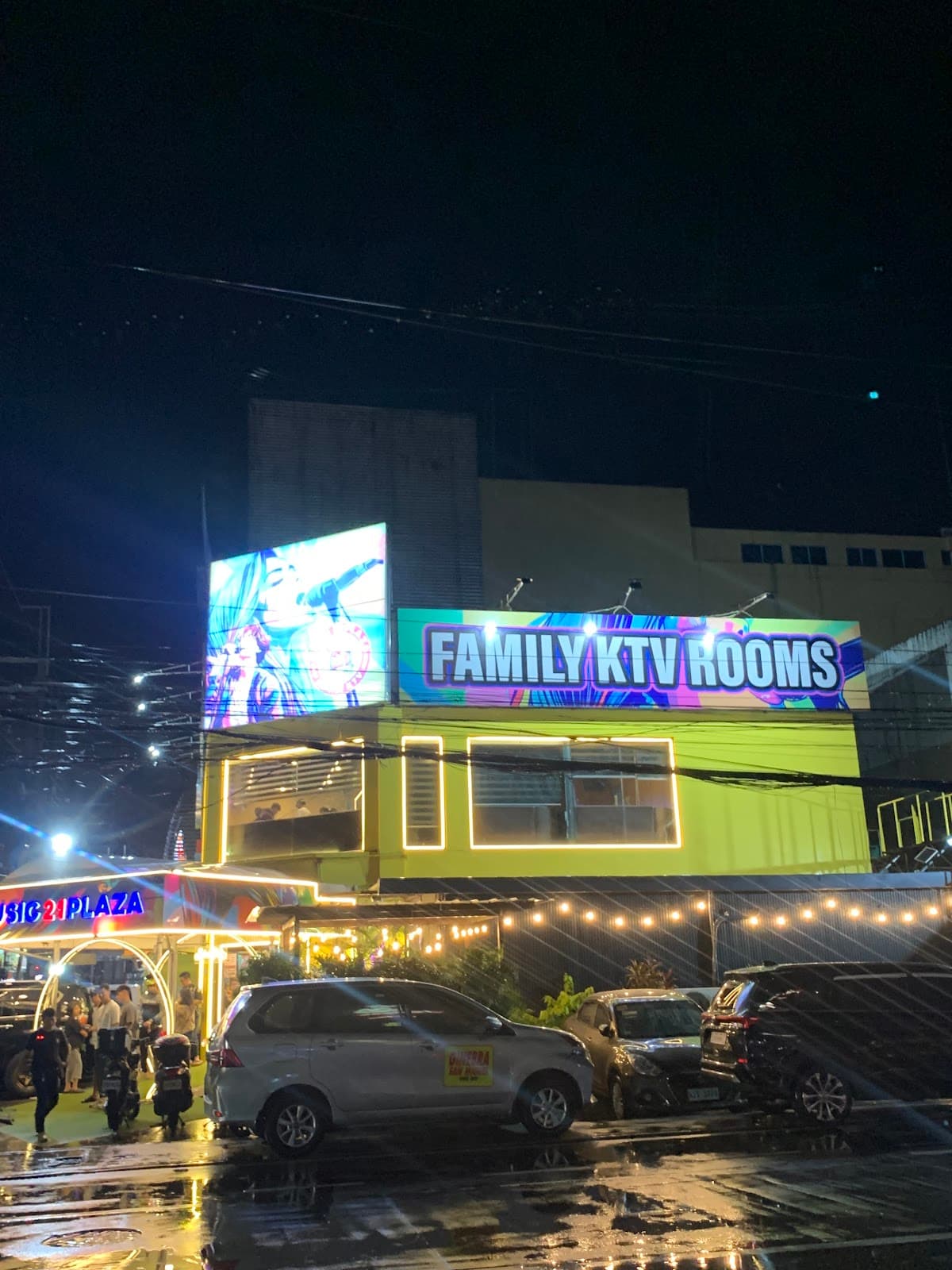 Music 21 Plaza - Timog