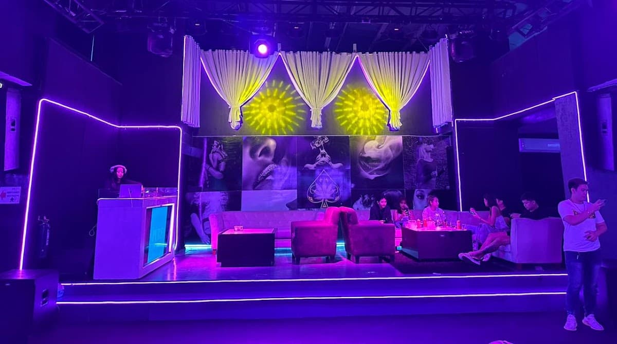 Pure Nightclub Makati