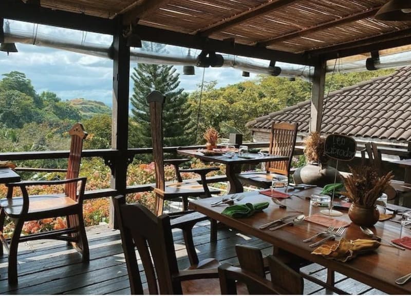 Tahanan Bistro